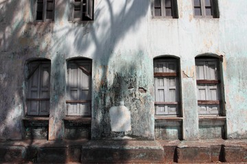  colonial building in the town of Yangon, Myanmar - obrazy, fototapety, plakaty