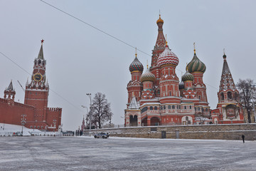 Fototapeta premium Moskwa, Rosja, zima 2016. Plac Czerwony i Wasyla Błogosławionego.