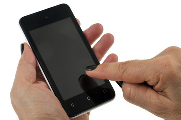 Smartphone dans les mains d'une femme
