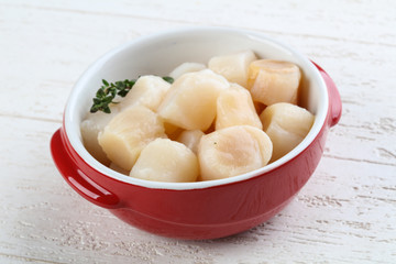 Raw scallops