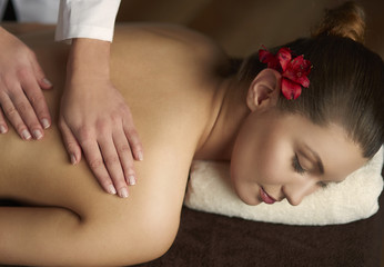 Obraz na płótnie Canvas Massage as good way to relax