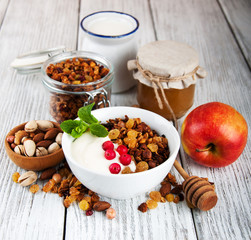 granola cereal with nuts