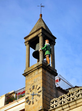 El abuelo Mayorga en el Ayuntamiento de Plasencia, provincia de C&aacute;ceres, Extremadura, Espa&ntilde;a 