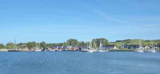 Fototapeta premium der Hafen im Fischer-und Urlaubsort Gager auf dem Mönchgut,Insel Rügen,Mecklenburg-Vorpommern,Ostsee,Deutschland 