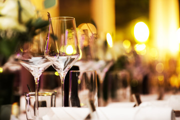 gedeckter tisch in einem Restaurant, Festtafel