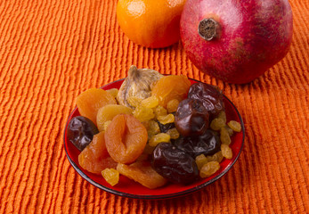 dried and fresh fruits