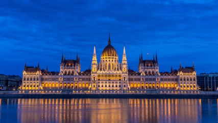 Naklejka premium Budapest Parliament