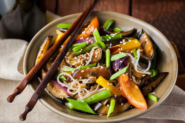 Rice noodles with vegetables