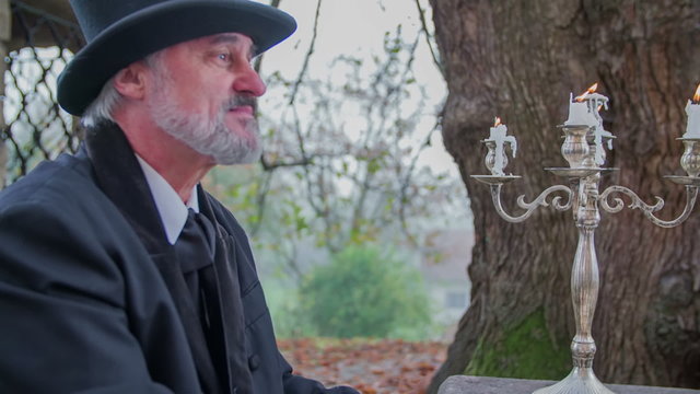 Composer takes breather to find a common thread