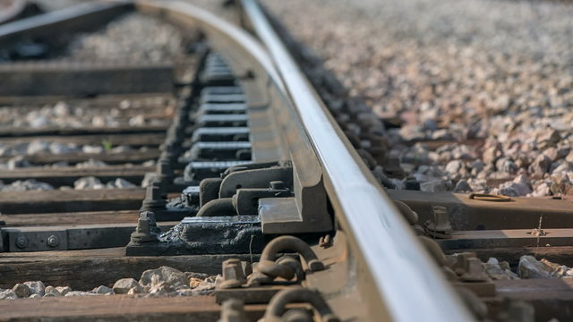 Moving a rail to change the way for train