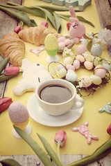 Osterbrunch - Osterfest - gedeckter Tisch