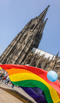 Demo vor dem K&ouml;lner Dom gegen Homophobie, Mai 2014