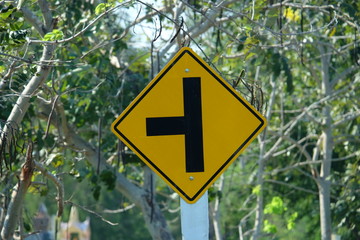 Traffic intersection sign