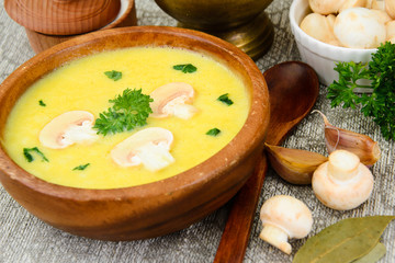 Puree Cream Soup of Zucchini with Mushrooms