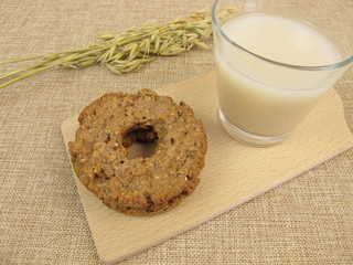 Hafer-Cookies und Haferdrink