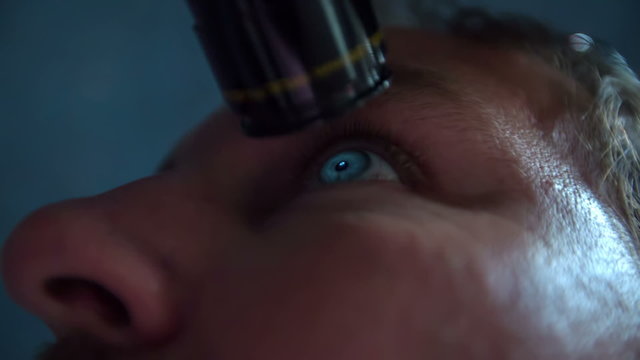 Observing the sky trough the telescope 