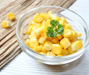 Mais-Körner in einer Schüssel