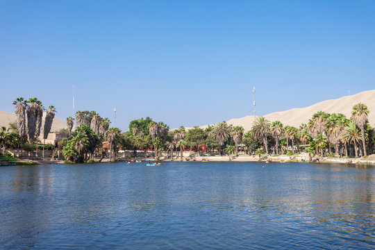 Huacachina desert dunes