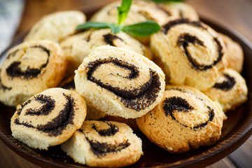 delicious crumbly biscuits with poppy seeds 