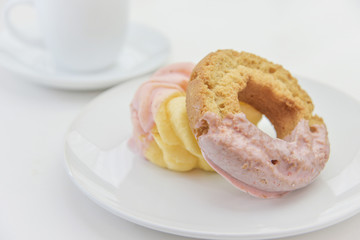 ストロベリードーナッツ