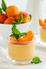 panna cotta with apricots