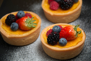 Fresh dessert fruit tart