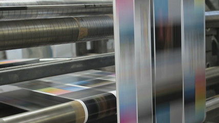 Industrial folding of leaflets and magazines at a rotary press factory