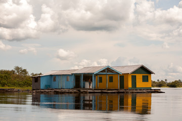 Fototapeta na wymiar Floating houses in amazon river - Manaus - Brazil
