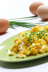 scrambled eggs with chives
