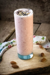 almond strawberry smoothie