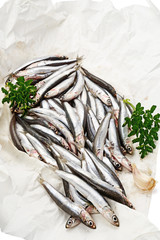 alici su carta alimentare bianca