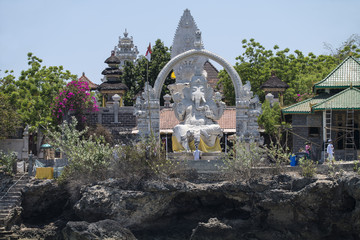 Indonesien; Tempelanlage auf der Insel Menjangan, Bali Nationalpark . Hindu Gott Ganesha.
