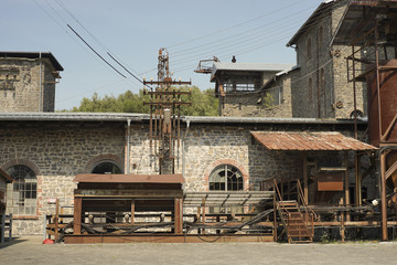 Old factory out of order © Peer Marlow