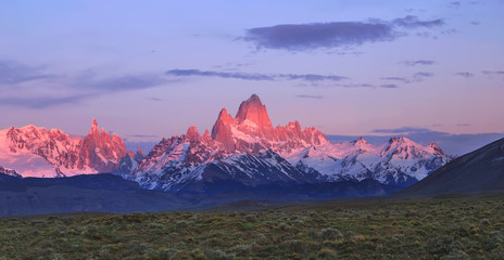 Mount Fitz Roy at sunrise. Los Glaciares National Park, Patagoni - obrazy, fototapety, plakaty