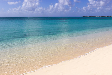 Fototapeta na wymiar Grand Cayman, Georgetown, seven miles beach