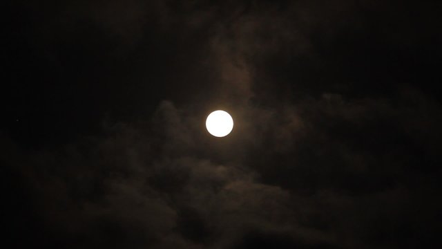 windy cloud moving through full moon at night for horror scene, high definition, Full HD, 1920x1080