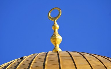 Fototapeta na wymiar Dome of the Rock, a Muslim shrine at the Temple Mount (al-Haram al-Sharif).