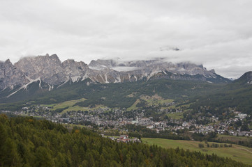 Fototapeta na wymiar Cortina d'Ampezzo, Italy. / Cortina d'Ampezzo is a town and commune in the heart of the southern Alps in the Veneto region of Northern Italy.