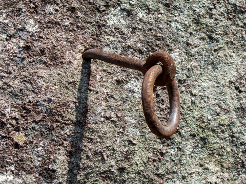 Old climbing bolt used in dedo de deus conquer at 1912