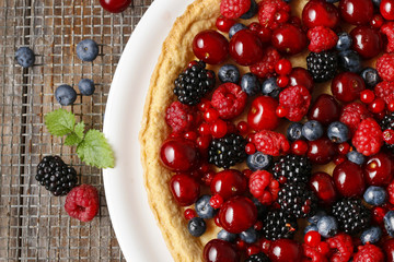 Sweet tart with berries