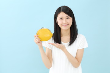 お財布・若い女性