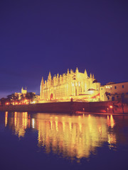 Fototapeta na wymiar Cathedral in Palma of Majorca