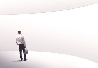 Obraz premium Salesman standing with his back concept