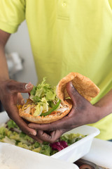 sandwichs chauds, bokits, crudités