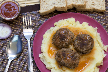 Meatballs with puree