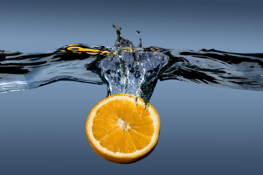 Fototapeta tropical fruit orange in water