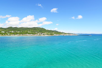 Fototapeta premium 沖縄の美しい海とさわやかな空