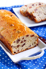 Raisin and walnut bread