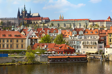Obraz premium right bank of the river Vltava in Prague