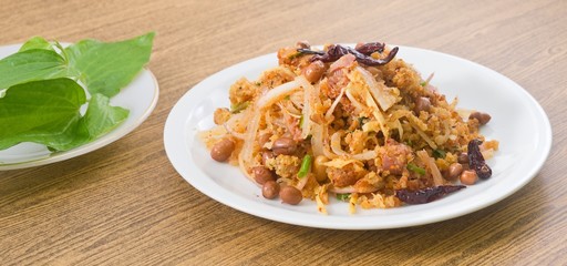 Thai Fermented Pork Salad with Spicy and Crispy Rice